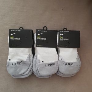 Nike no show socks youth